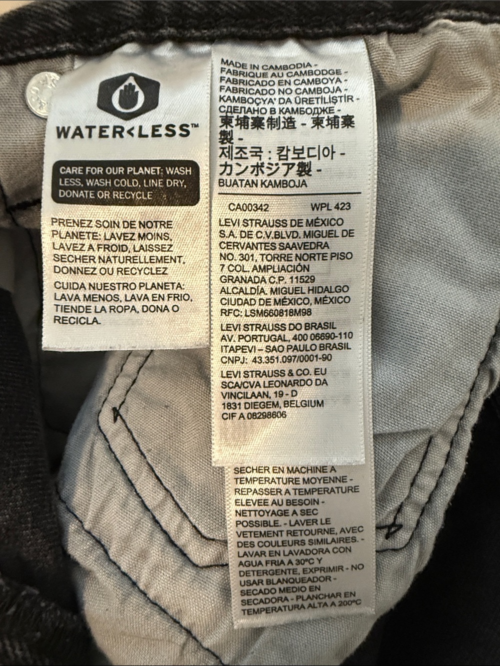 Levi’s 501 Original High Rise Black Distressed Raw Hem Denim Shorts - Picture 5 of 7
